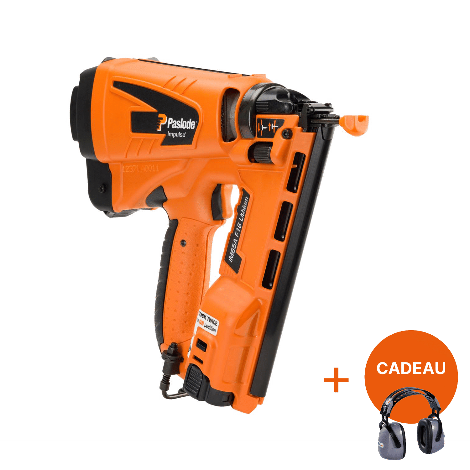 Oranje Nagelapparaat PASLODE IMPULSE IM65A F16 met zwarte accenten op accu. Precieze schietneus. Knop om diepte aan te passen. Geleverd met accu, accu-lader, veiligheidsbril, inbussleutel en gebruiksaanwijzing. Oranje kunststoffen koffer.Lichtgrijze DELTA