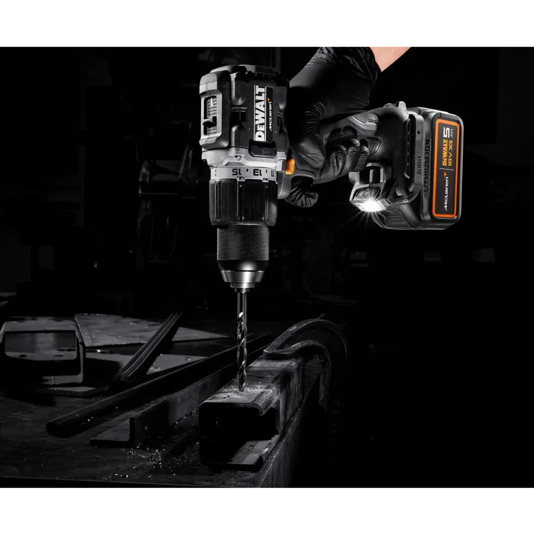 DCK200MP2T-QW Mclaren Combiset DCD85 + DCF85 18 V 5,0 Ah Li-Ion DCK200MP2T-QW Mclaren Combiset DCD85 + DCF85 18 V 5,0 Ah Li-Ion