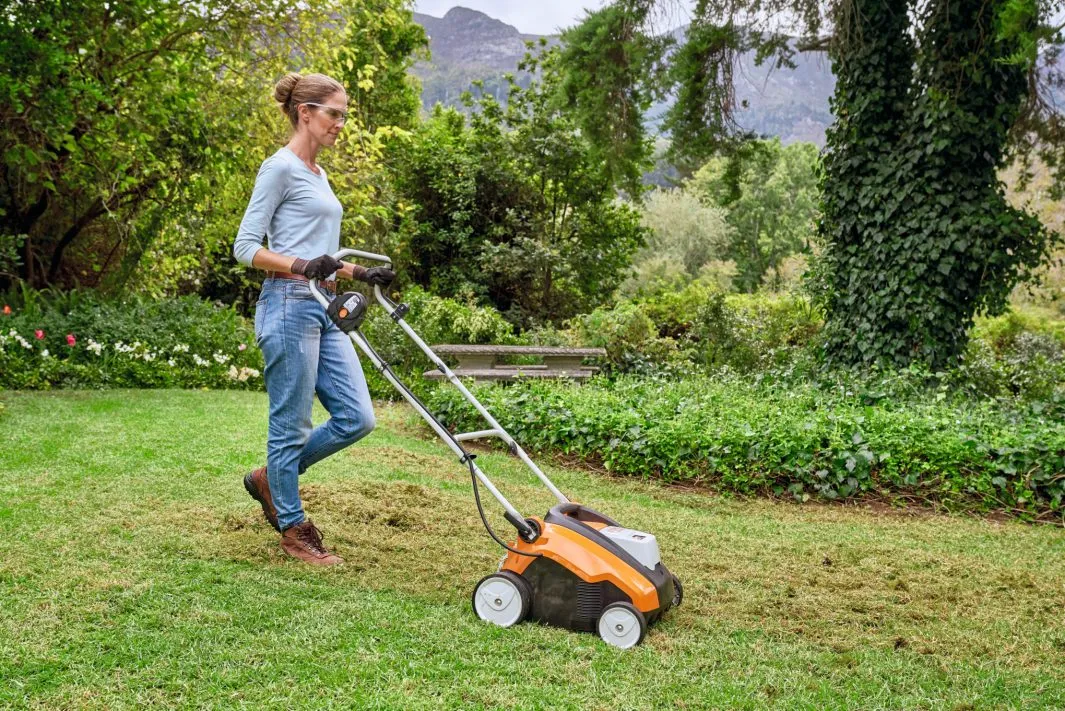 Scarificateur à batterie RLA240.0 (batterie/chargeur non inclus)