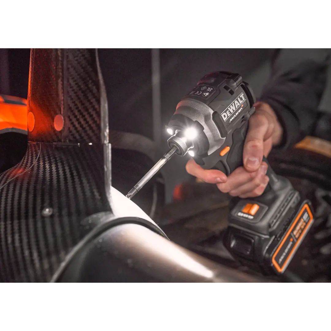DCK200MP2T-QW Mclaren Combiset DCD85 + DCF85 18 V 5,0 Ah Li-Ion DCK200MP2T-QW Mclaren Combiset DCD85 + DCF85 18 V 5,0 Ah Li-Ion