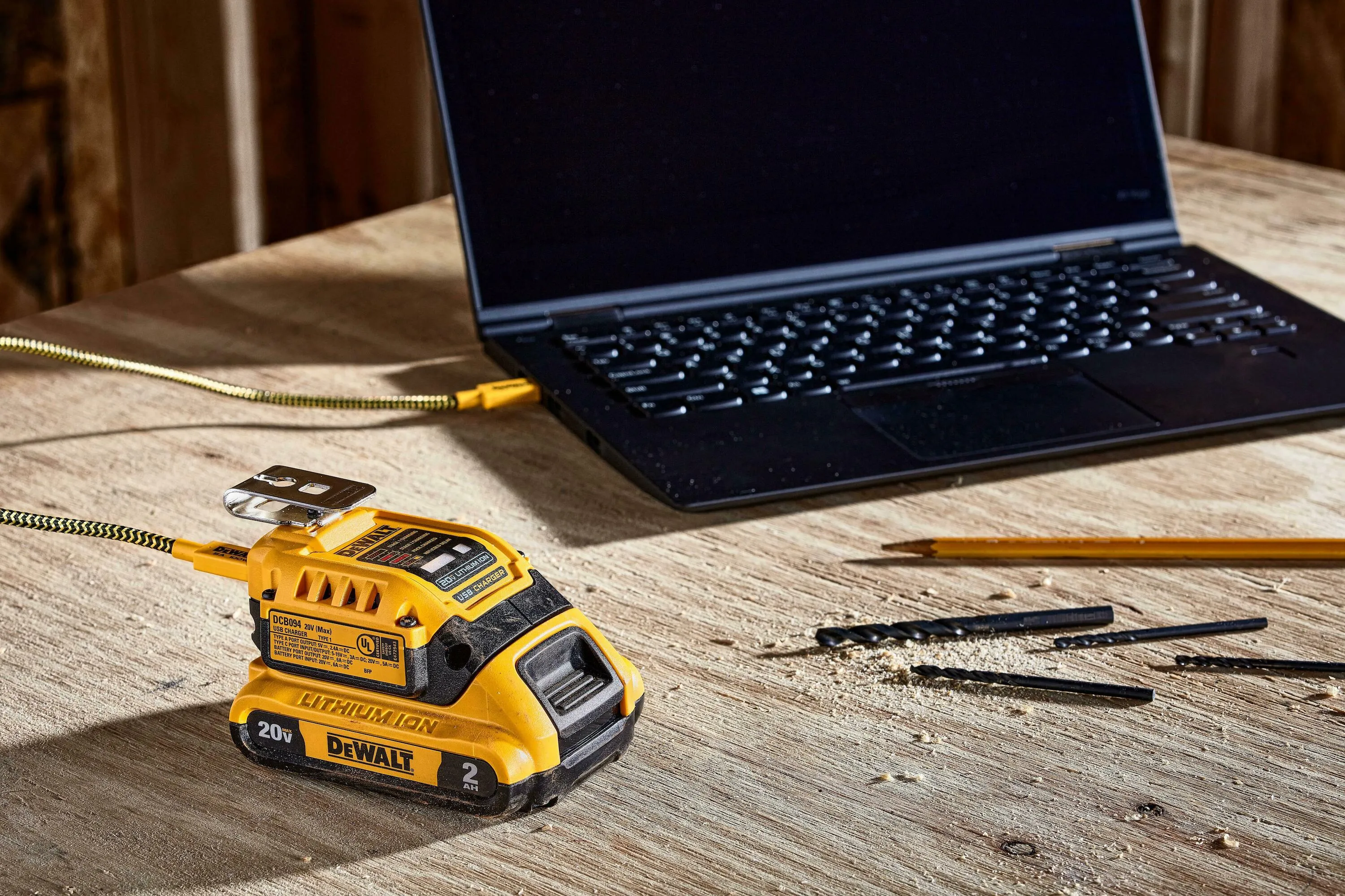 USB-lader DCB094K