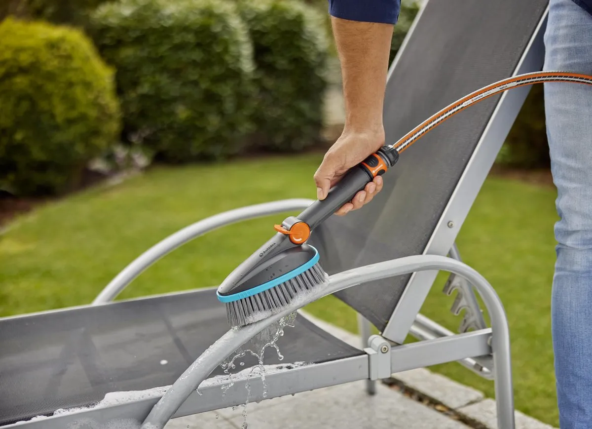 Brosse douce à main avec raccord pour tuyau