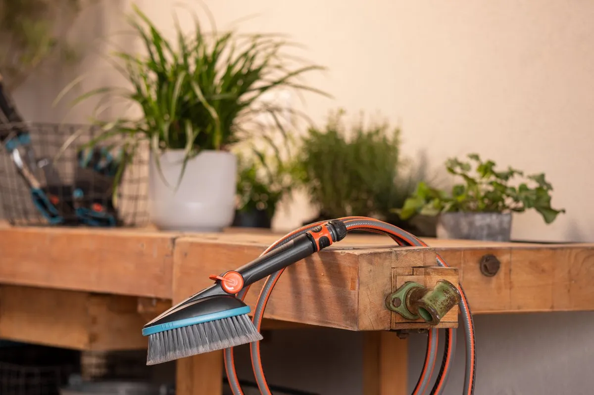 Brosse douce à main avec raccord pour tuyau